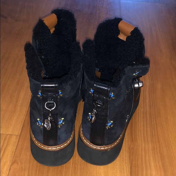 Boots - Picture 3 of 5